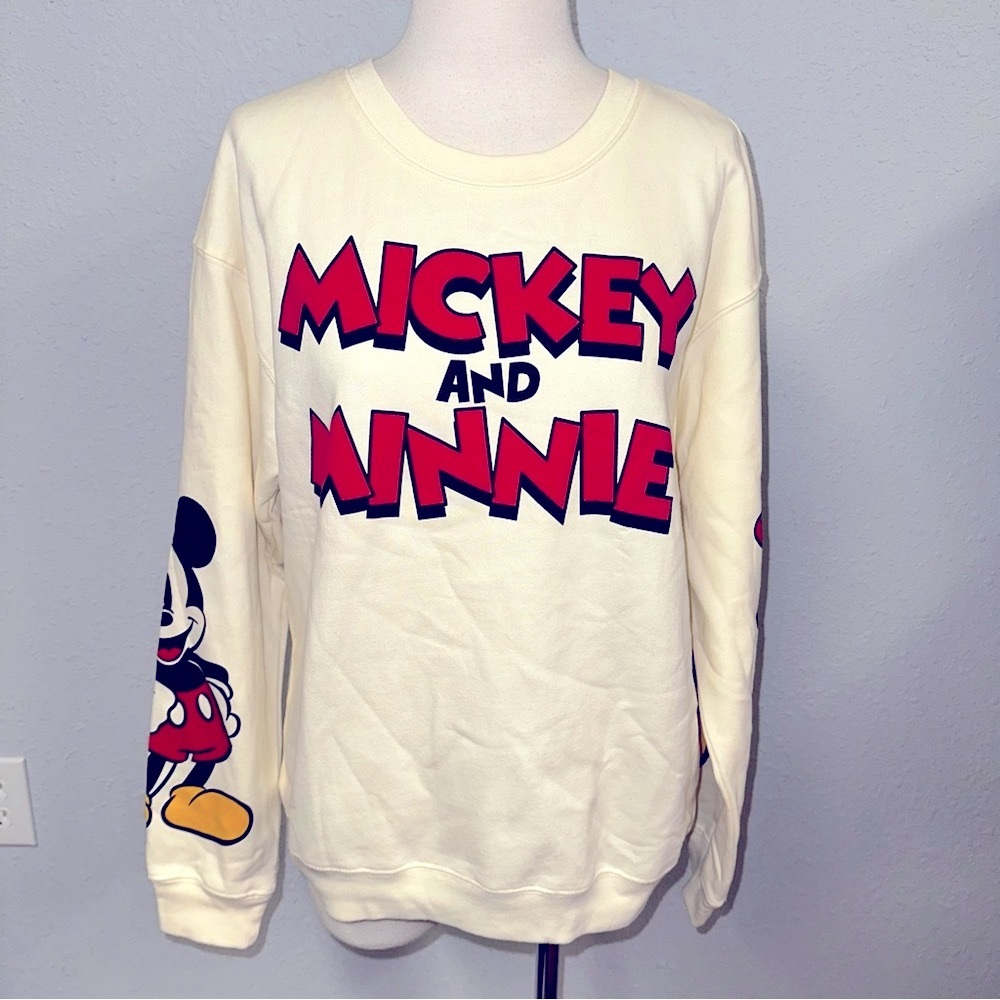Juniors Disney Mickey and Minnie sweatshirt sz M (7-9) NWT